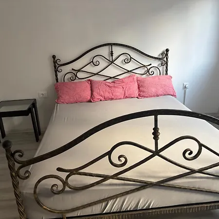 Centre Guest house *