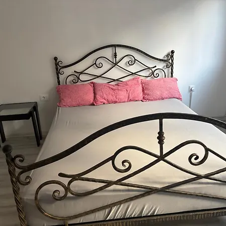 Centre Guest house *