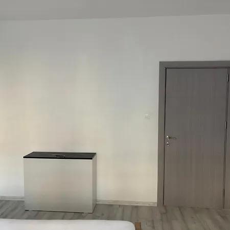 Centre Guest house *